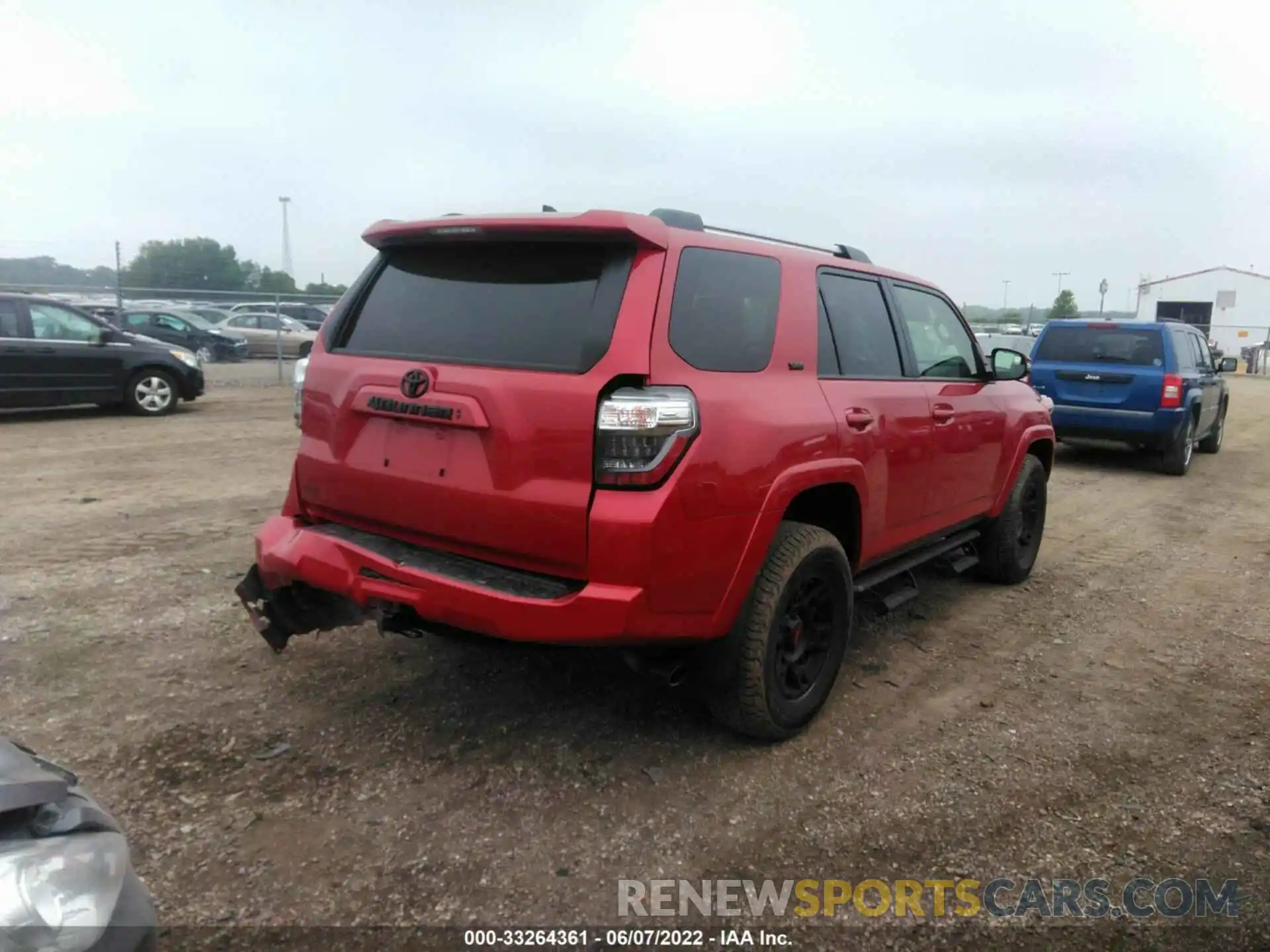 4 Photograph of a damaged car JTENU5JR6M5944636 TOYOTA 4RUNNER 2021