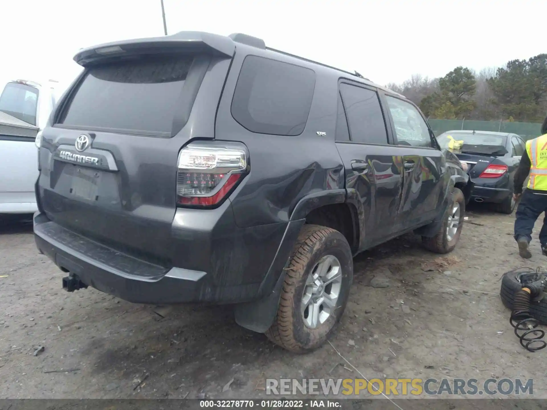 4 Фотография поврежденного автомобиля JTENU5JR7M5882325 TOYOTA 4RUNNER 2021