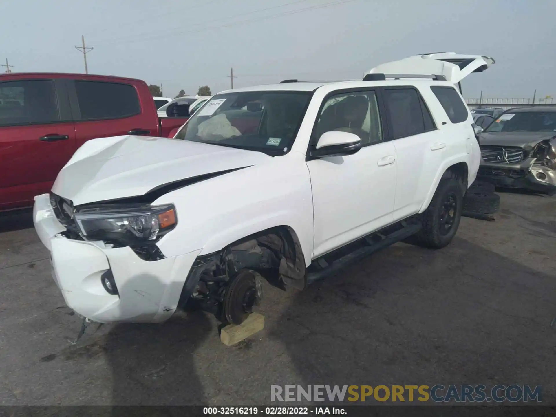 2 Photograph of a damaged car JTENU5JR7M5892532 TOYOTA 4RUNNER 2021