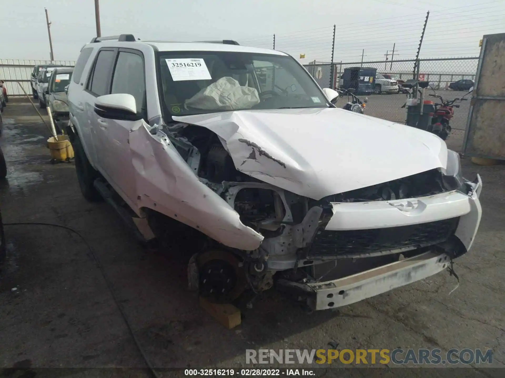 6 Photograph of a damaged car JTENU5JR7M5892532 TOYOTA 4RUNNER 2021