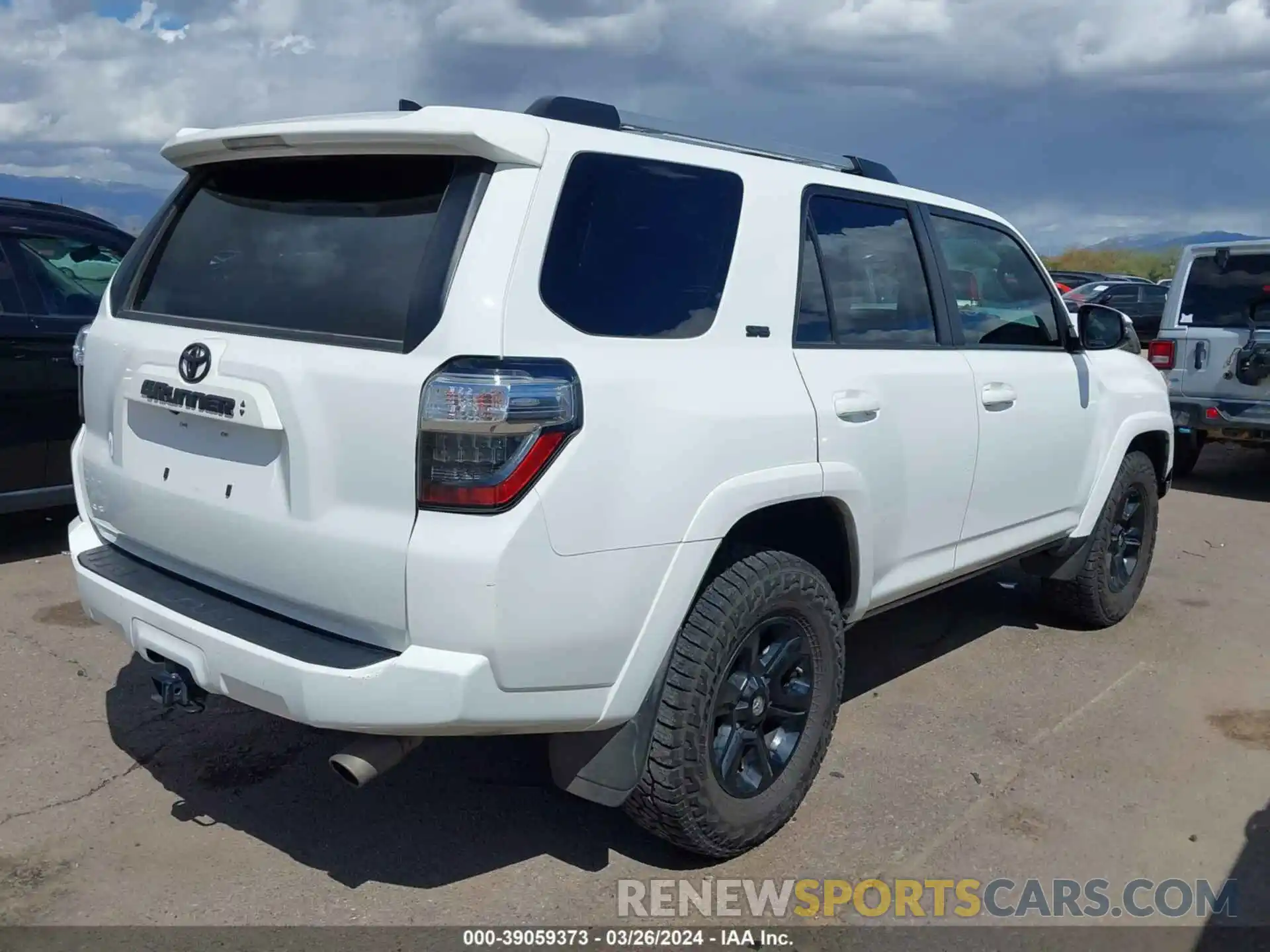 4 Photograph of a damaged car JTENU5JR7M5903044 TOYOTA 4RUNNER 2021