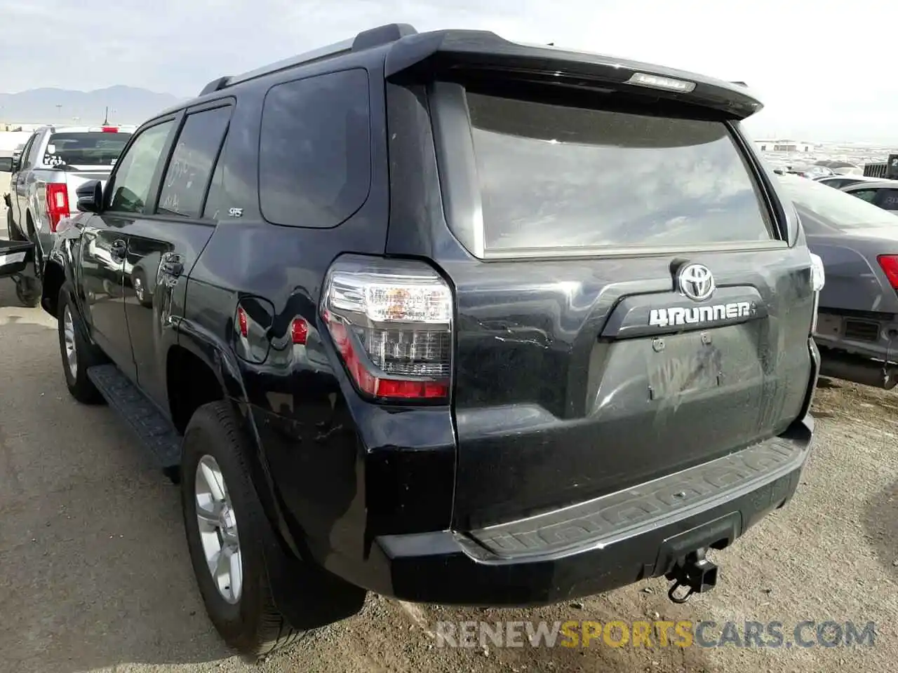 3 Photograph of a damaged car JTENU5JR7M5909619 TOYOTA 4RUNNER 2021