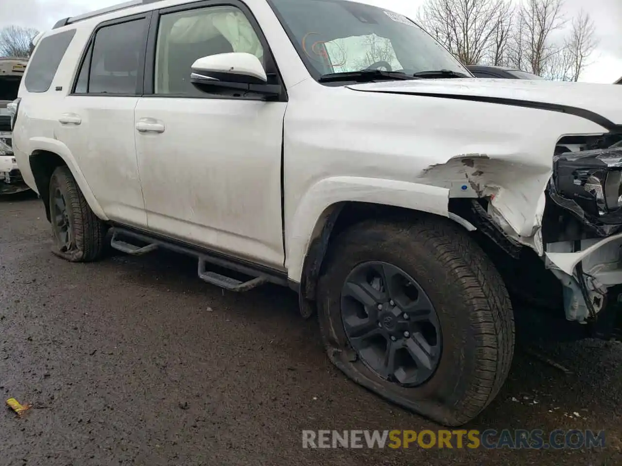 9 Photograph of a damaged car JTENU5JR7M5956438 TOYOTA 4RUNNER 2021