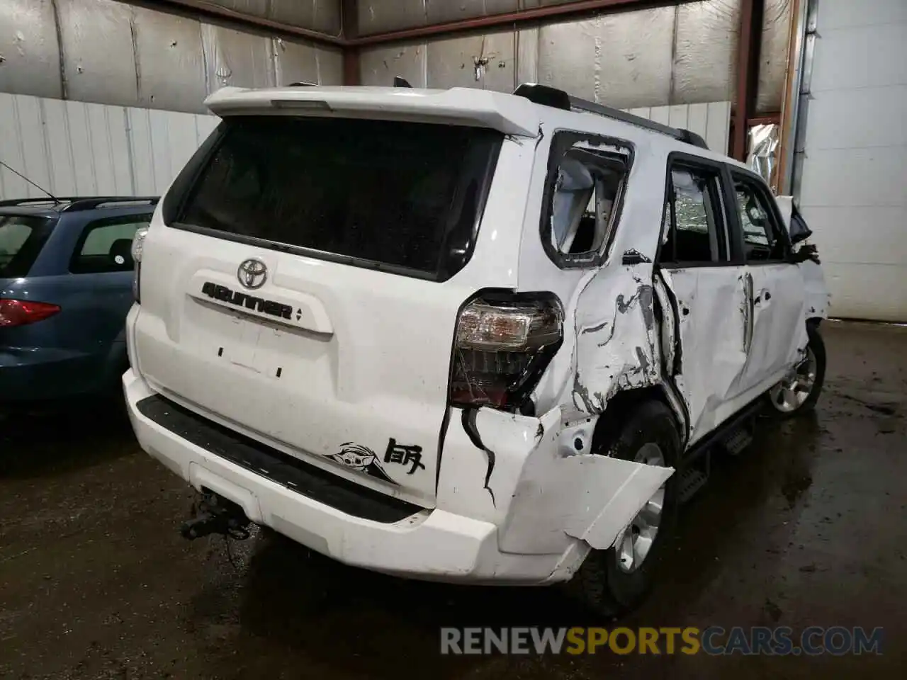 4 Photograph of a damaged car JTENU5JR7M5968007 TOYOTA 4RUNNER 2021