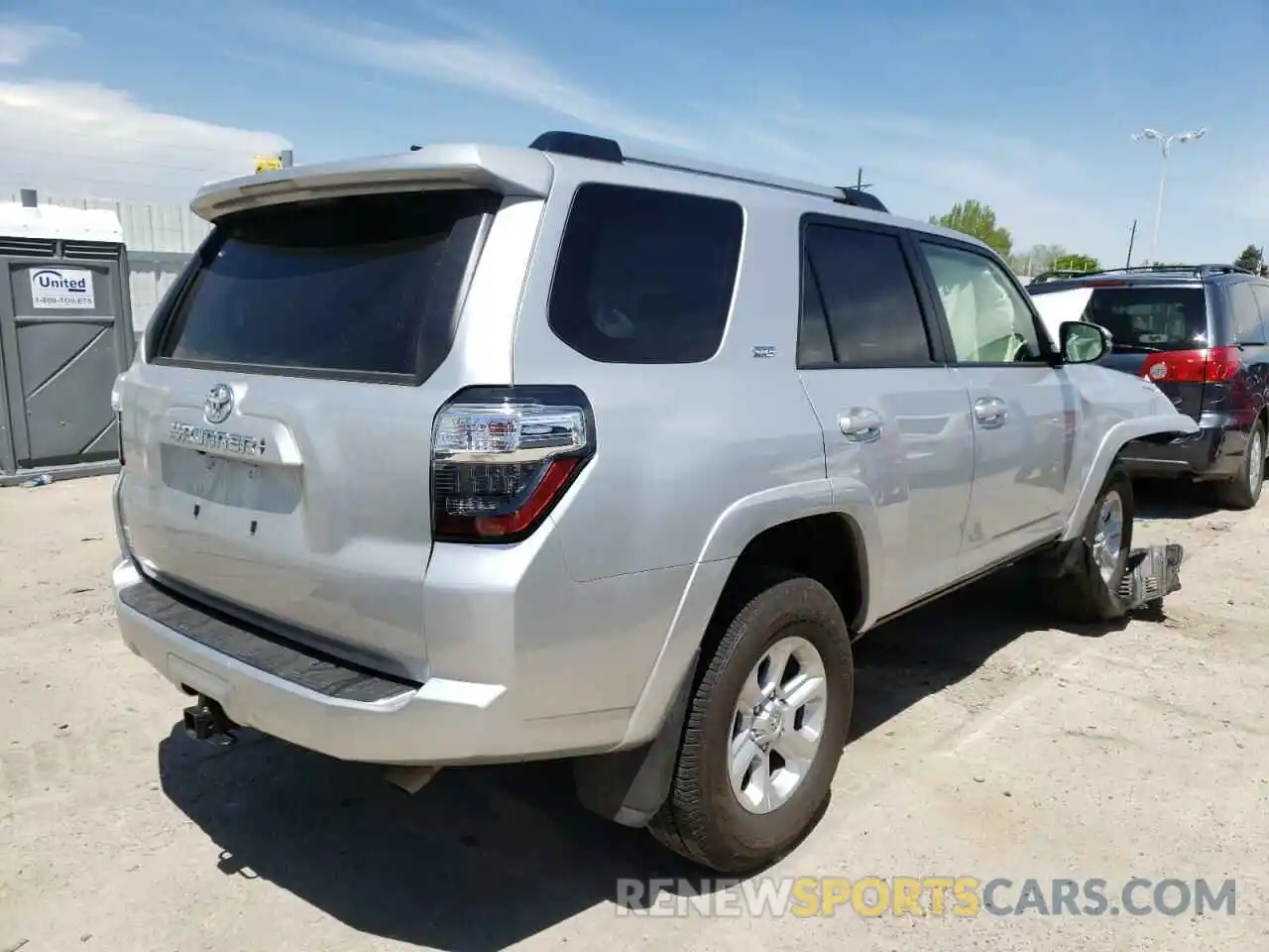 4 Photograph of a damaged car JTENU5JR8M5851472 TOYOTA 4RUNNER 2021