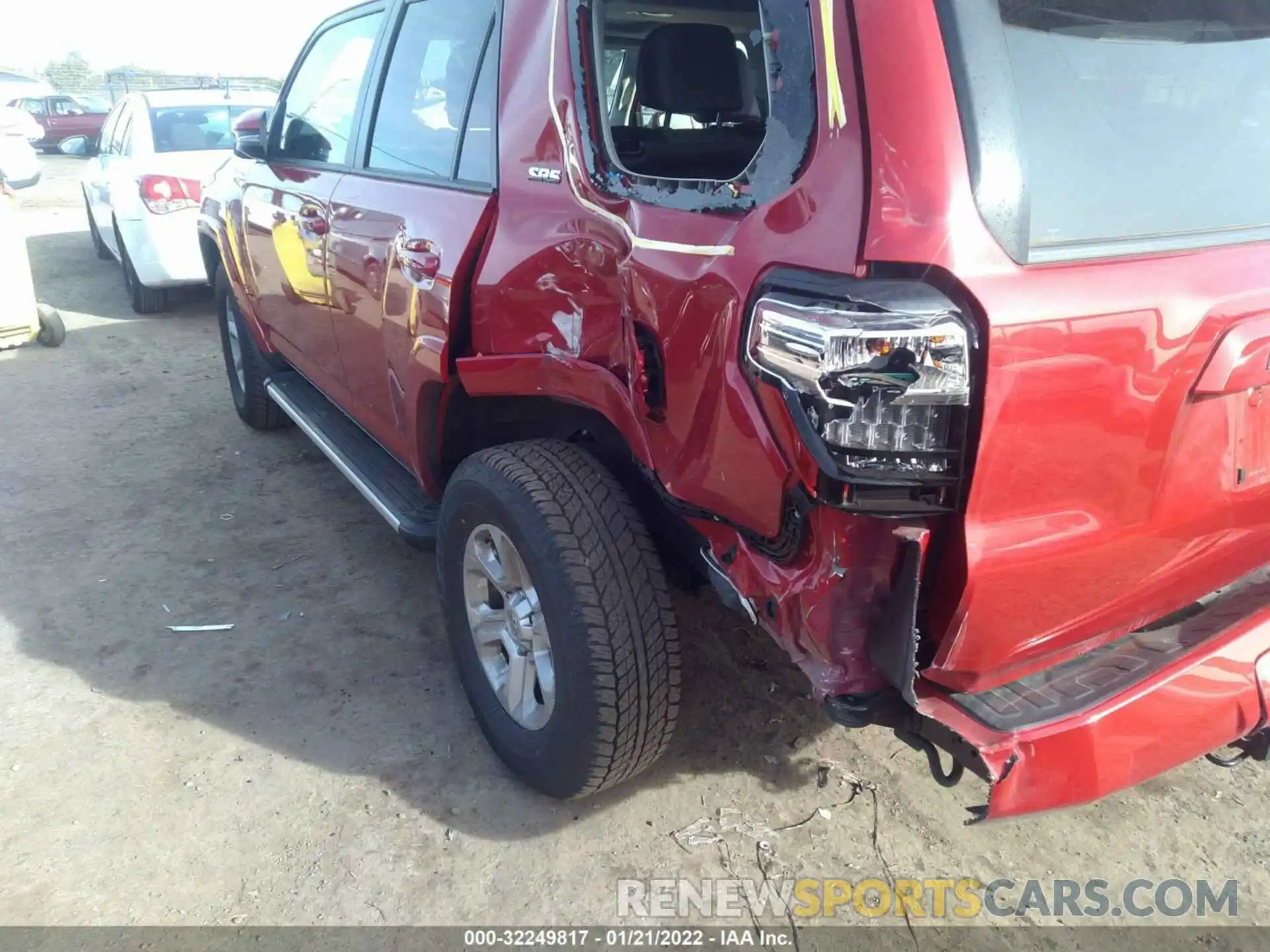 6 Photograph of a damaged car JTENU5JR8M5880065 TOYOTA 4RUNNER 2021