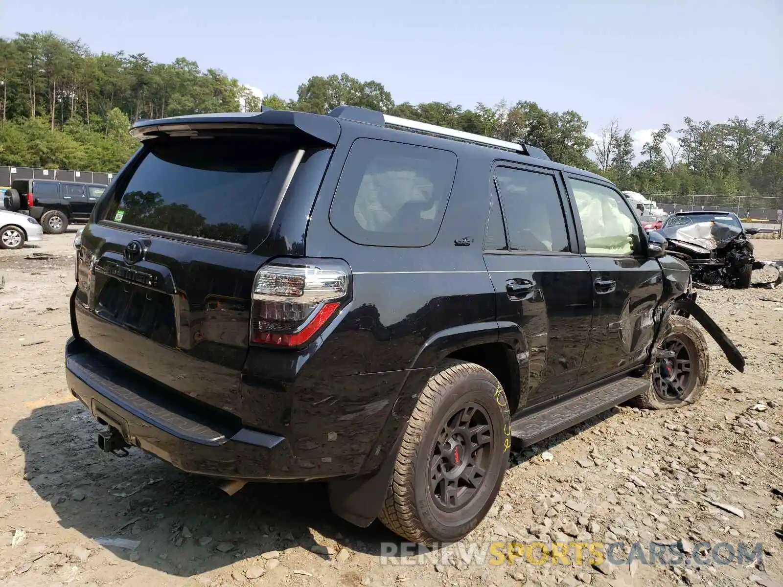 4 Photograph of a damaged car JTENU5JR8M5899330 TOYOTA 4RUNNER 2021