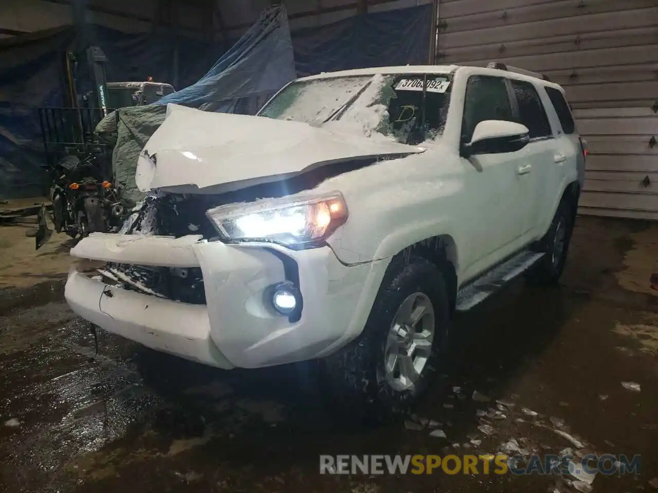 2 Photograph of a damaged car JTENU5JR8M5928762 TOYOTA 4RUNNER 2021