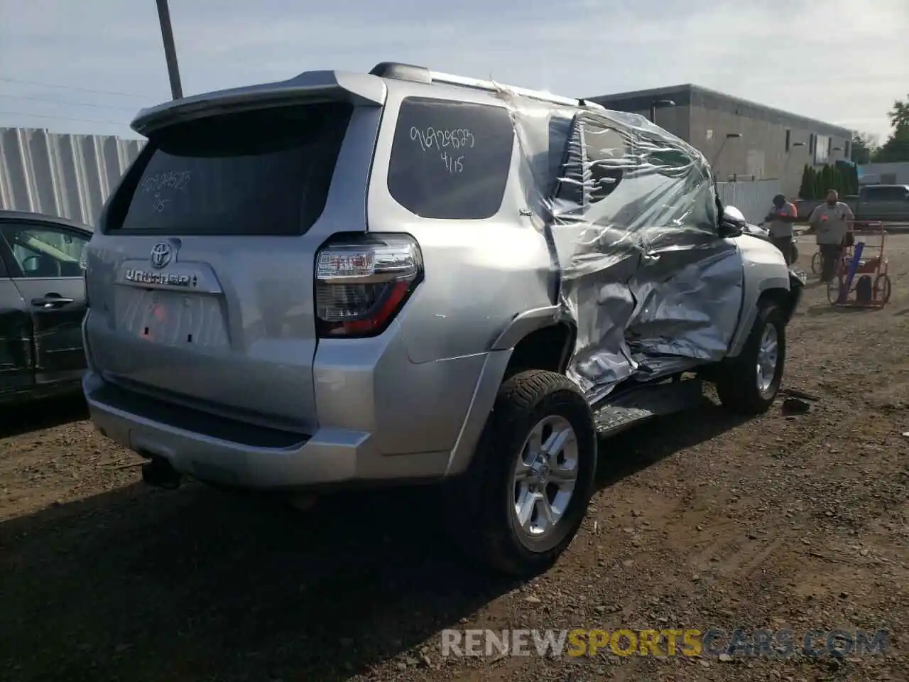 4 Photograph of a damaged car JTENU5JR8M5934349 TOYOTA 4RUNNER 2021