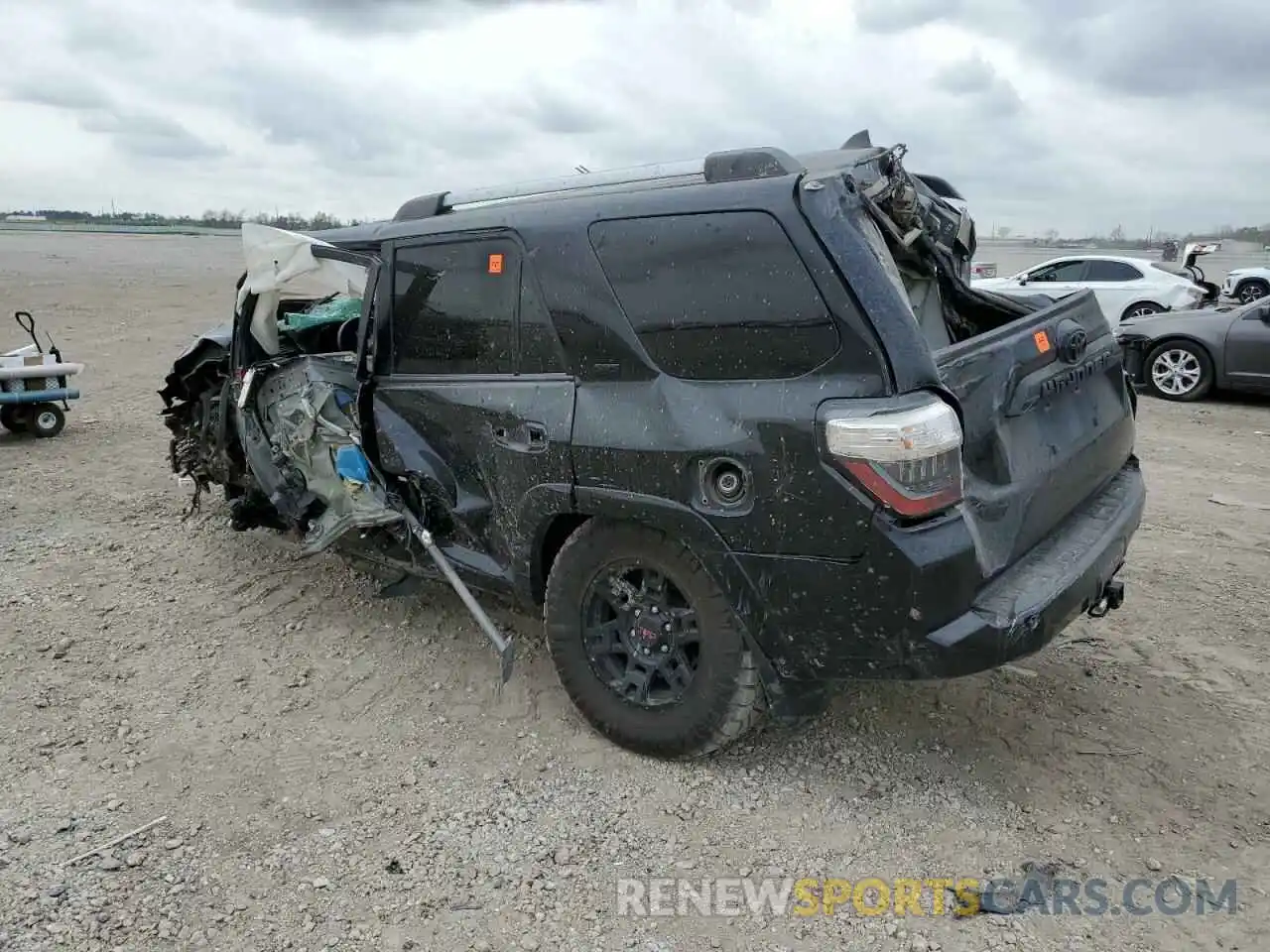 2 Photograph of a damaged car JTENU5JR9M5844014 TOYOTA 4RUNNER 2021