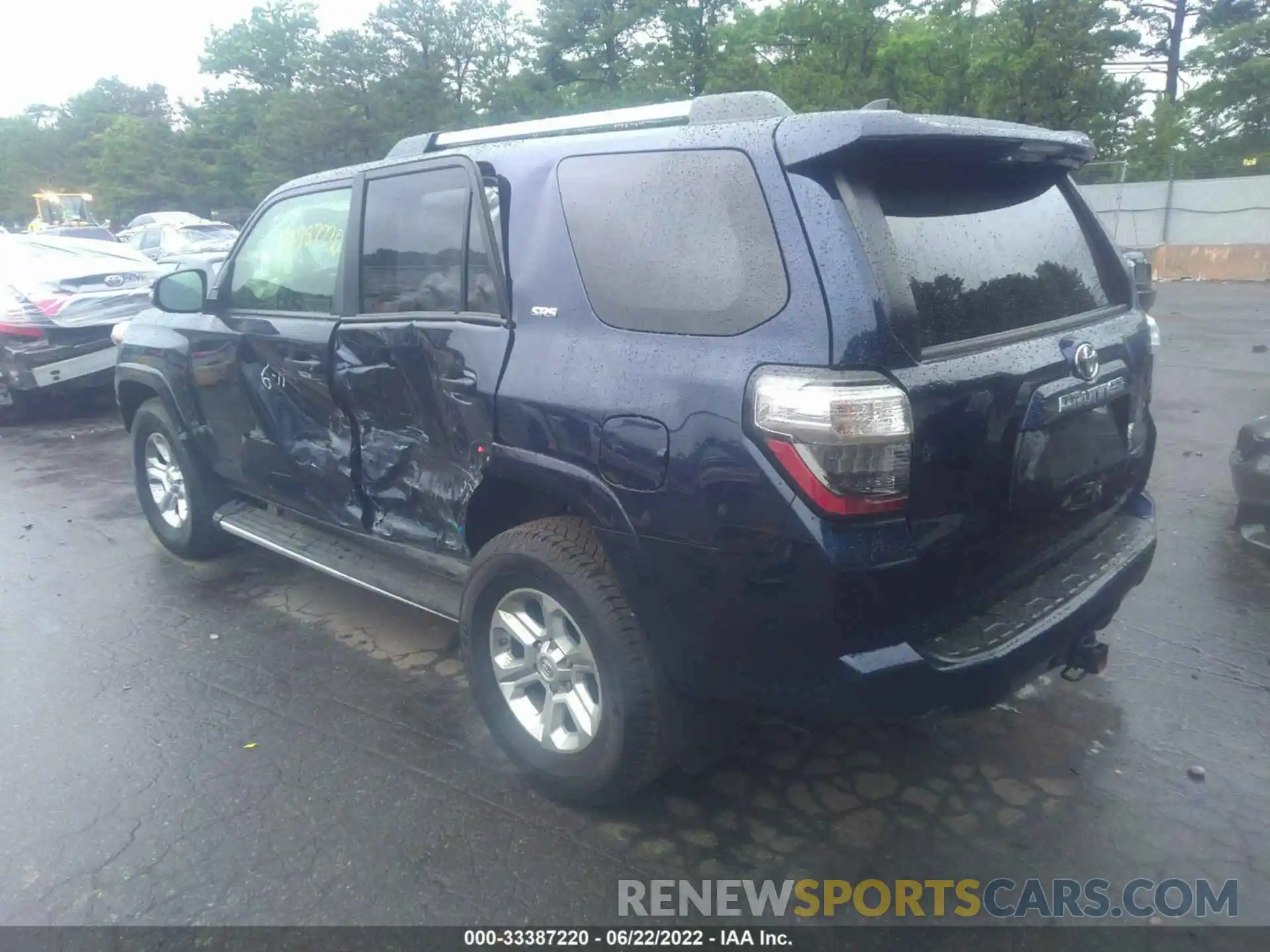 3 Photograph of a damaged car JTENU5JR9M5857362 TOYOTA 4RUNNER 2021