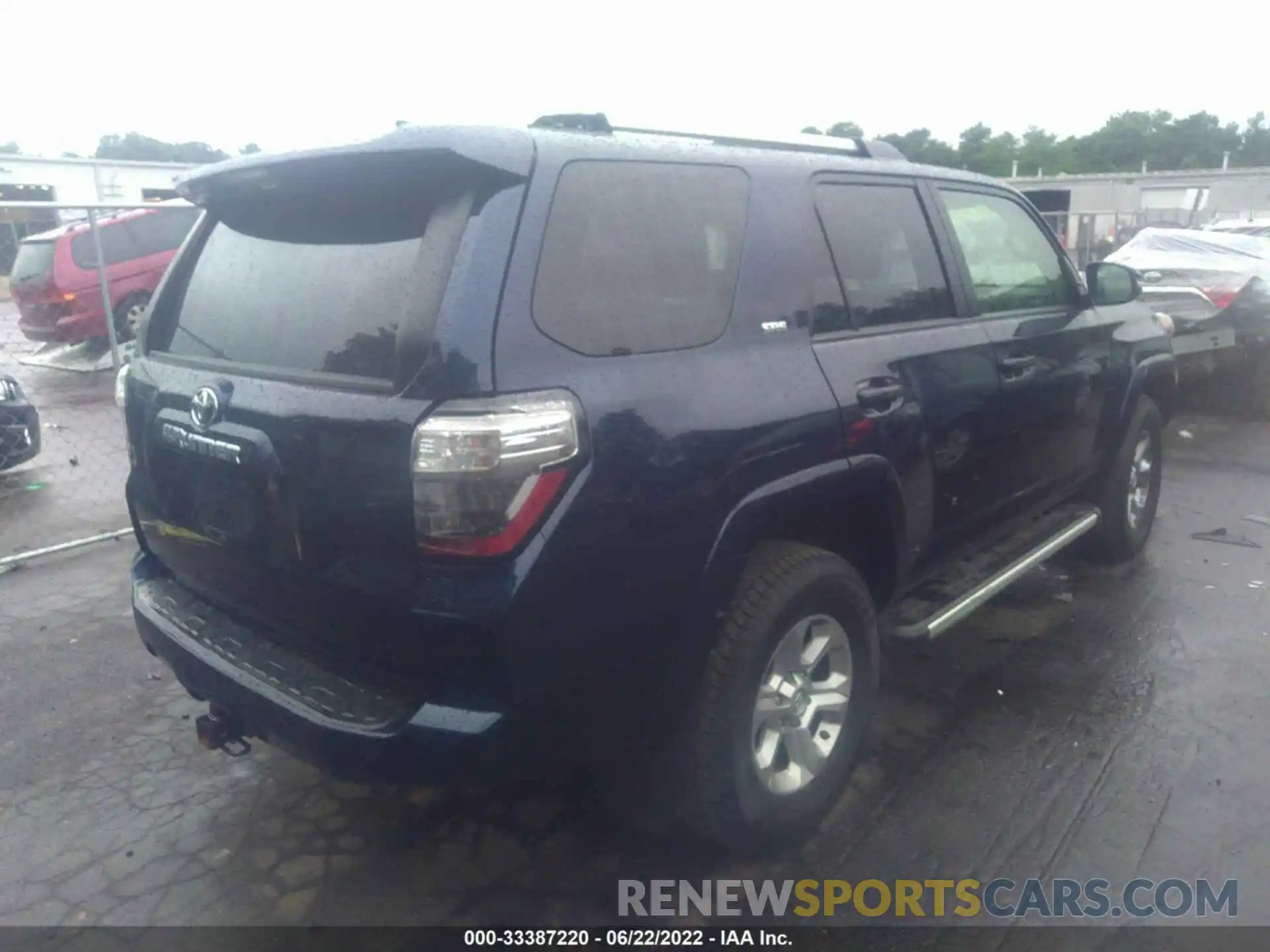 4 Photograph of a damaged car JTENU5JR9M5857362 TOYOTA 4RUNNER 2021