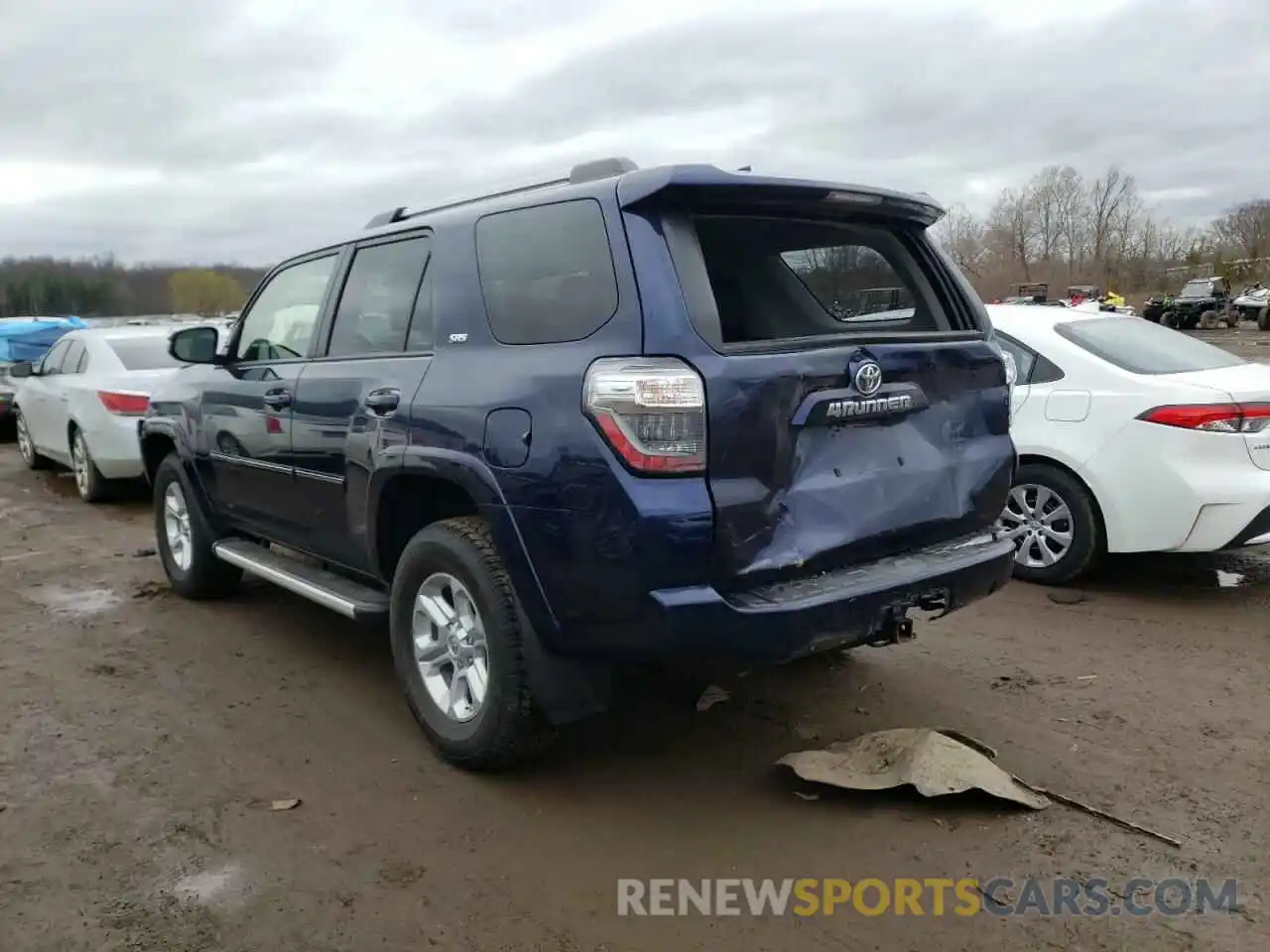 3 Photograph of a damaged car JTENU5JR9M5860942 TOYOTA 4RUNNER 2021