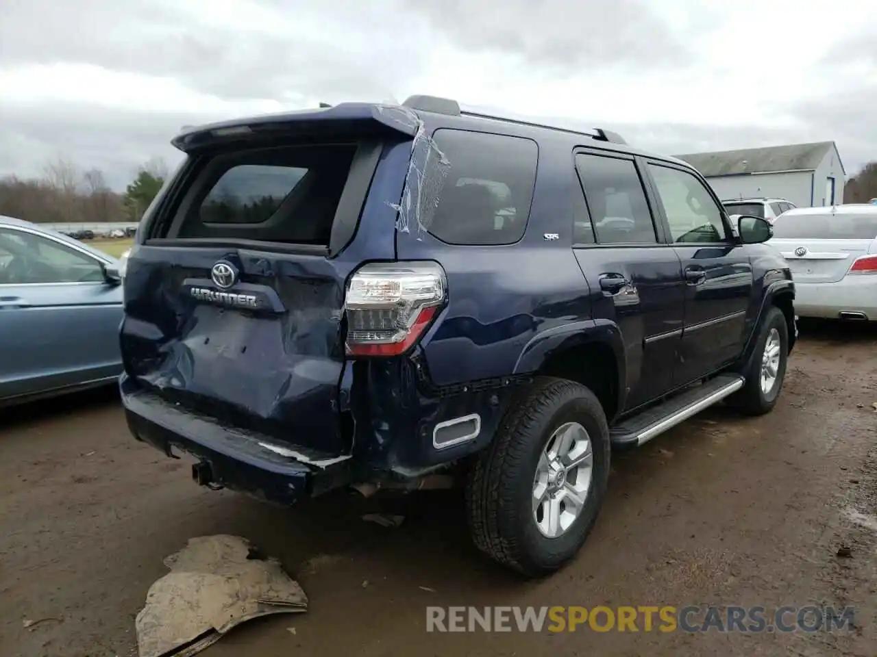 4 Photograph of a damaged car JTENU5JR9M5860942 TOYOTA 4RUNNER 2021