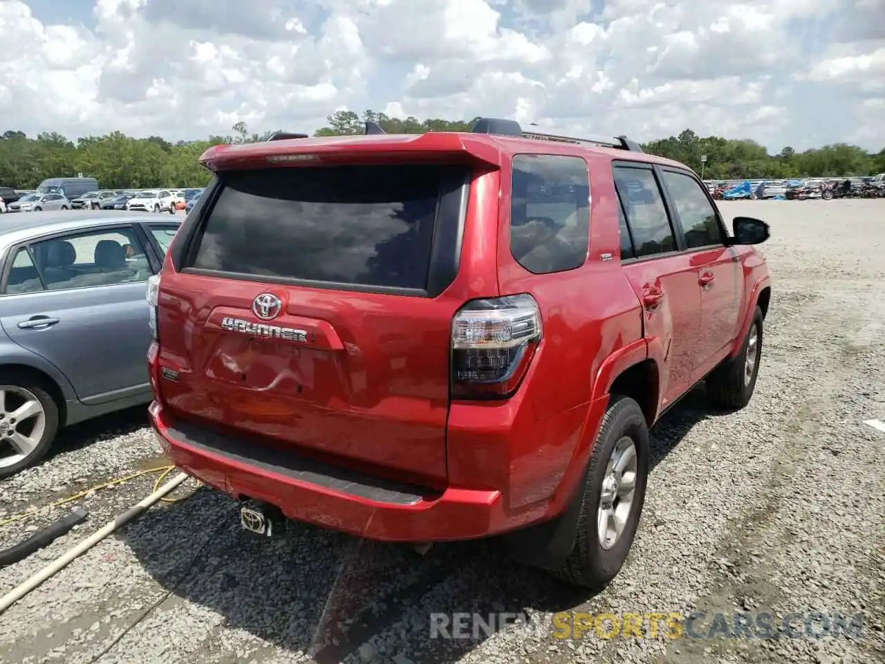 4 Photograph of a damaged car JTENU5JR9M5862982 TOYOTA 4RUNNER 2021