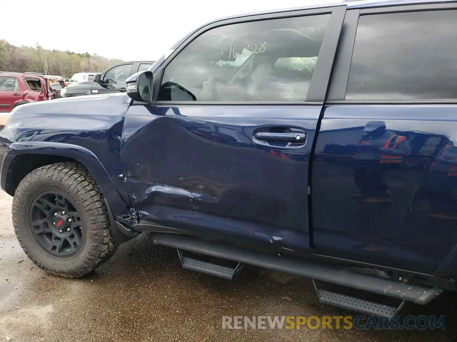 9 Photograph of a damaged car JTENU5JR9M5865297 TOYOTA 4RUNNER 2021