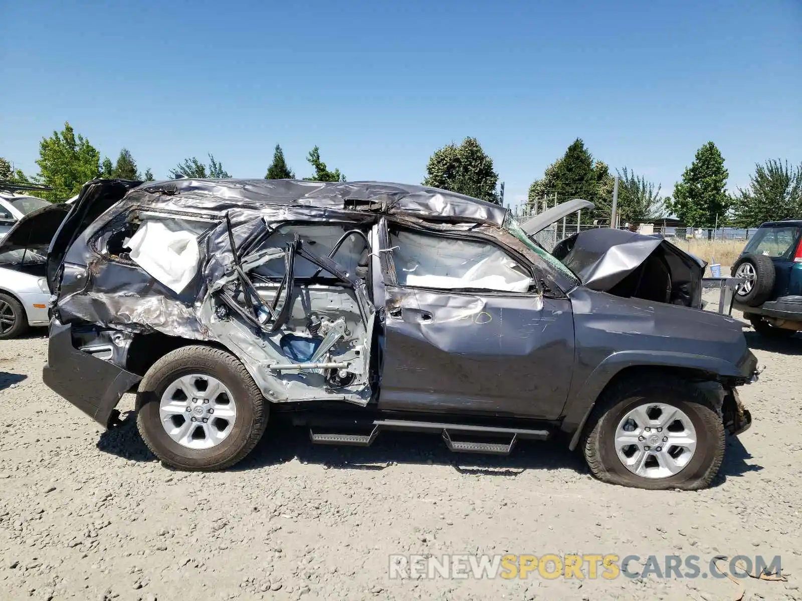 9 Photograph of a damaged car JTENU5JR9M5899210 TOYOTA 4RUNNER 2021