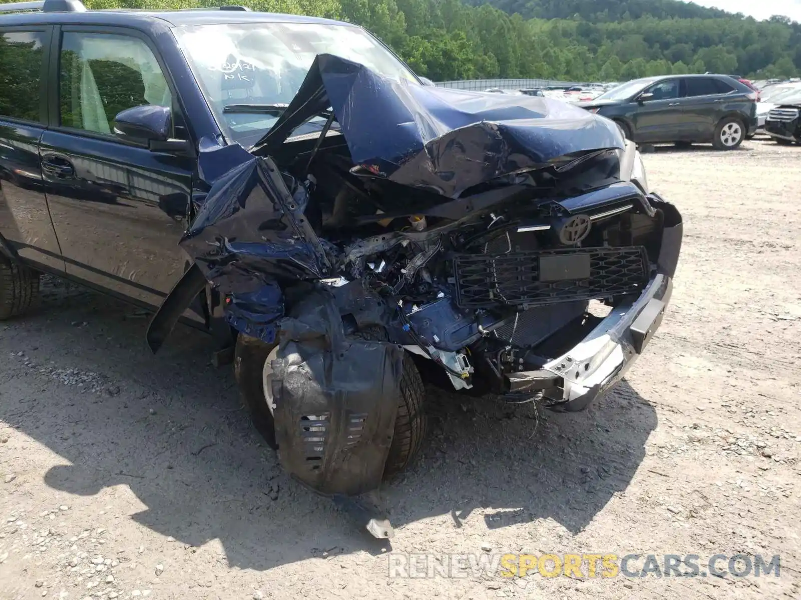 9 Photograph of a damaged car JTENU5JR9M5913347 TOYOTA 4RUNNER 2021