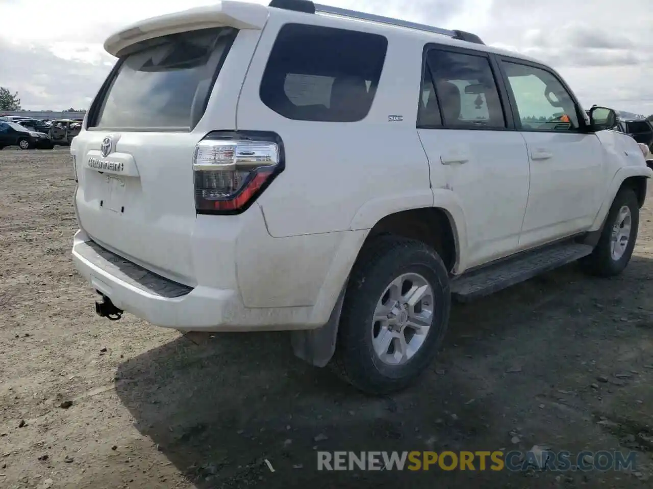 4 Photograph of a damaged car JTENU5JR9M5931170 TOYOTA 4RUNNER 2021