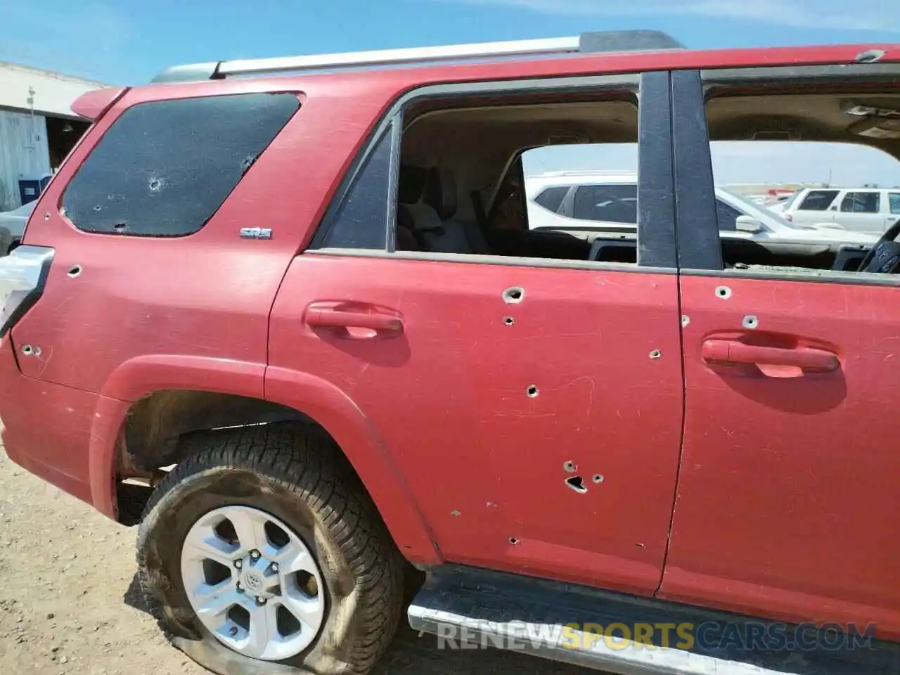 9 Photograph of a damaged car JTENU5JR9M5931671 TOYOTA 4RUNNER 2021