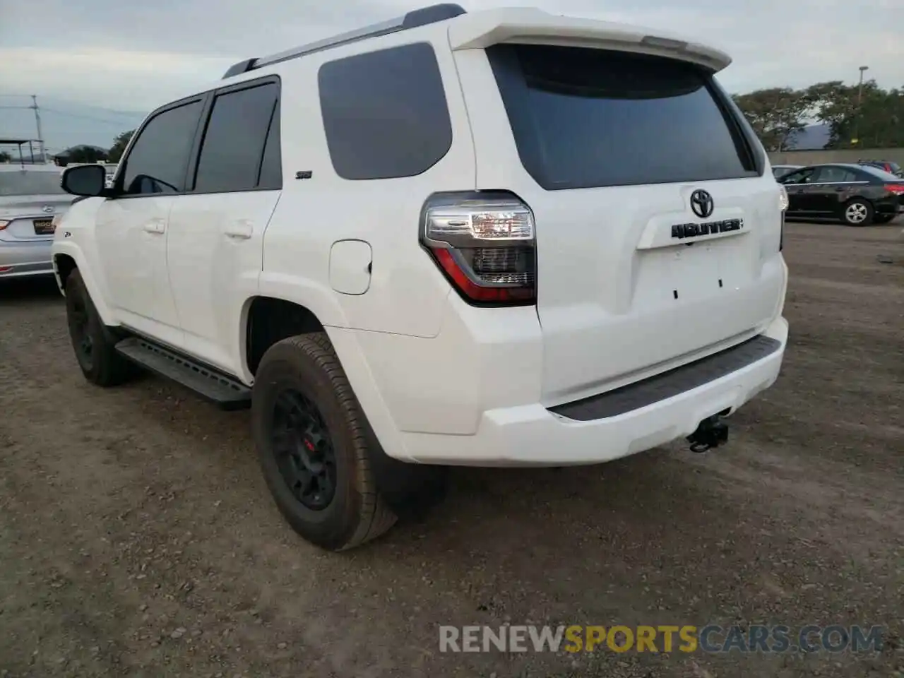 3 Photograph of a damaged car JTENU5JR9M5950270 TOYOTA 4RUNNER 2021