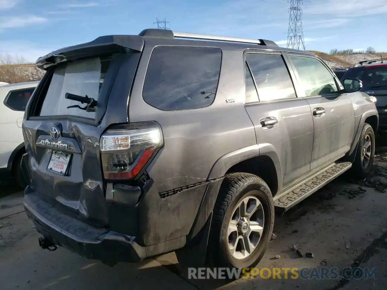 4 Photograph of a damaged car JTENU5JR9M5957641 TOYOTA 4RUNNER 2021