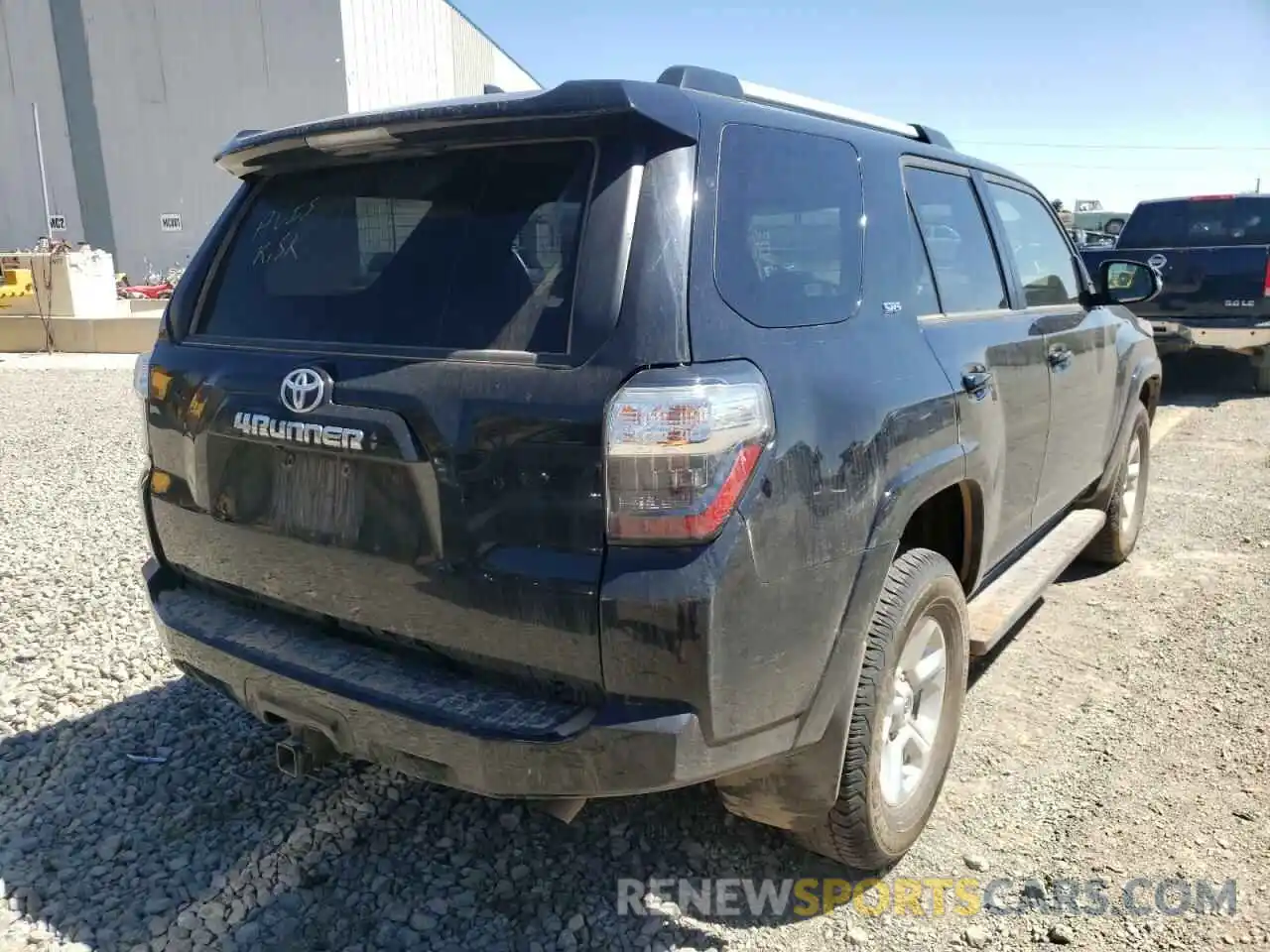 4 Photograph of a damaged car JTENU5JRXM5904107 TOYOTA 4RUNNER 2021