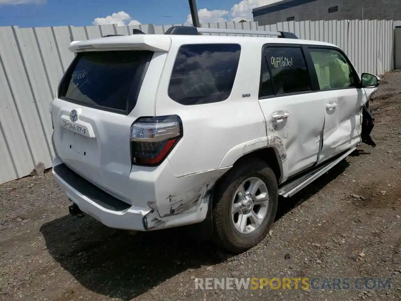 4 Photograph of a damaged car JTENU5JRXM5934420 TOYOTA 4RUNNER 2021