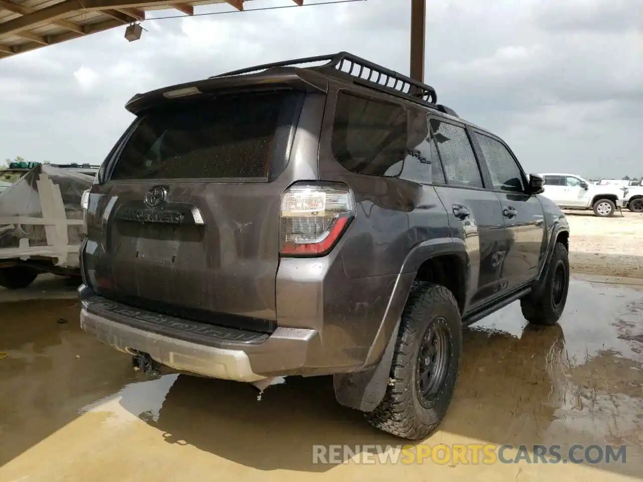 4 Photograph of a damaged car JTEPU5JR0M5859719 TOYOTA 4RUNNER 2021