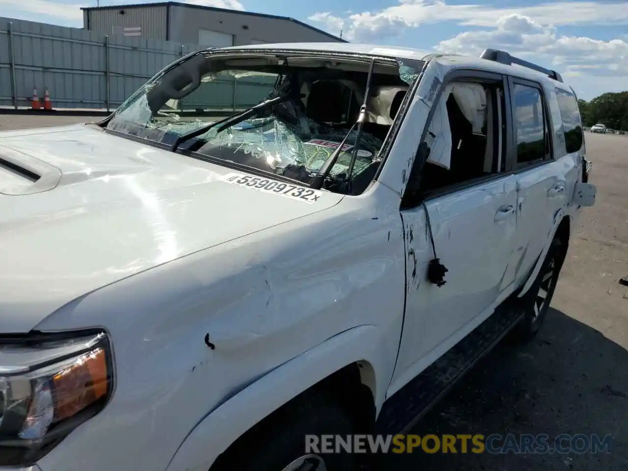 9 Photograph of a damaged car JTEPU5JR0M5932054 TOYOTA 4RUNNER 2021