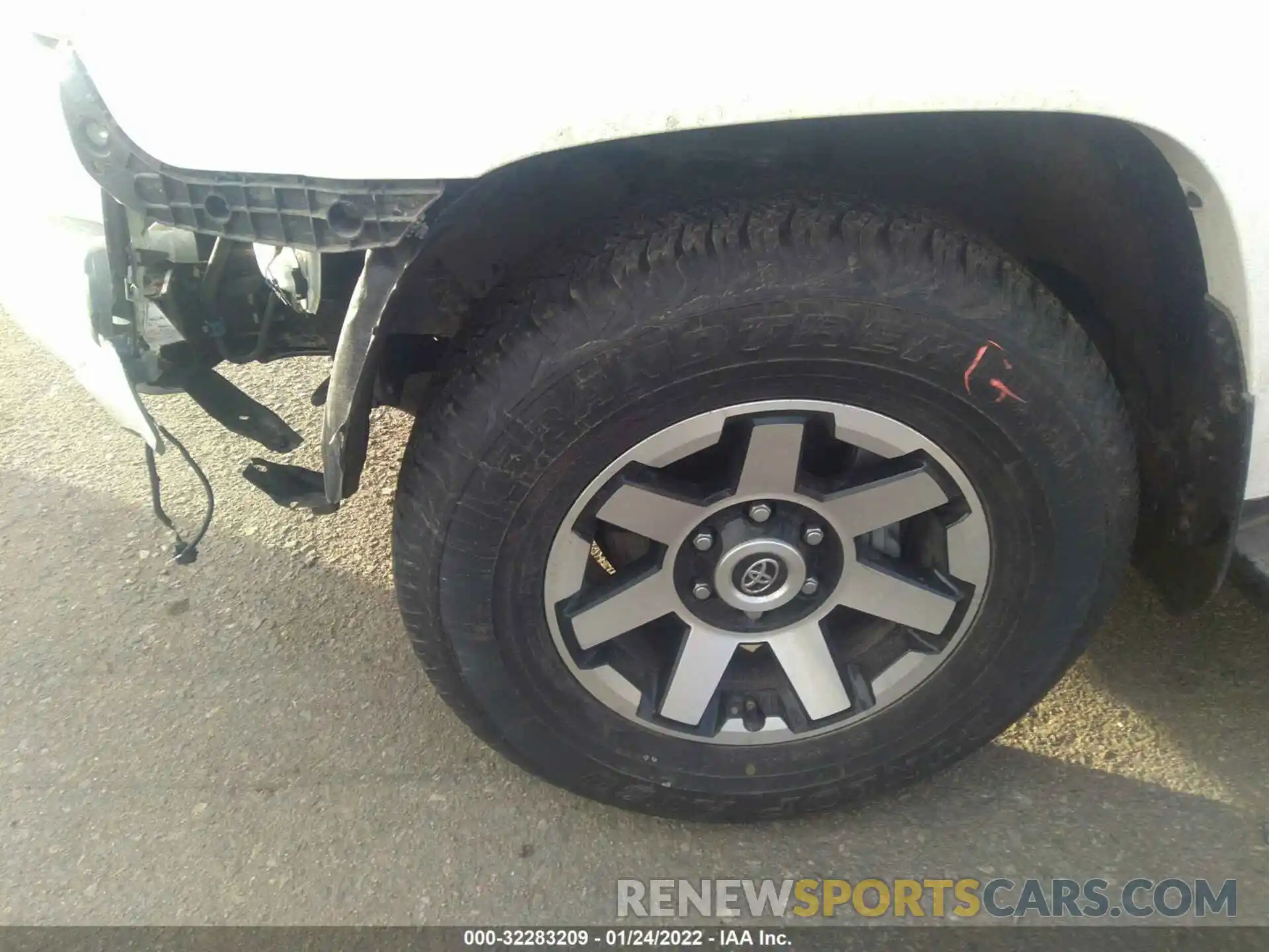 12 Фотография поврежденного автомобиля JTEPU5JR0M5936685 TOYOTA 4RUNNER 2021