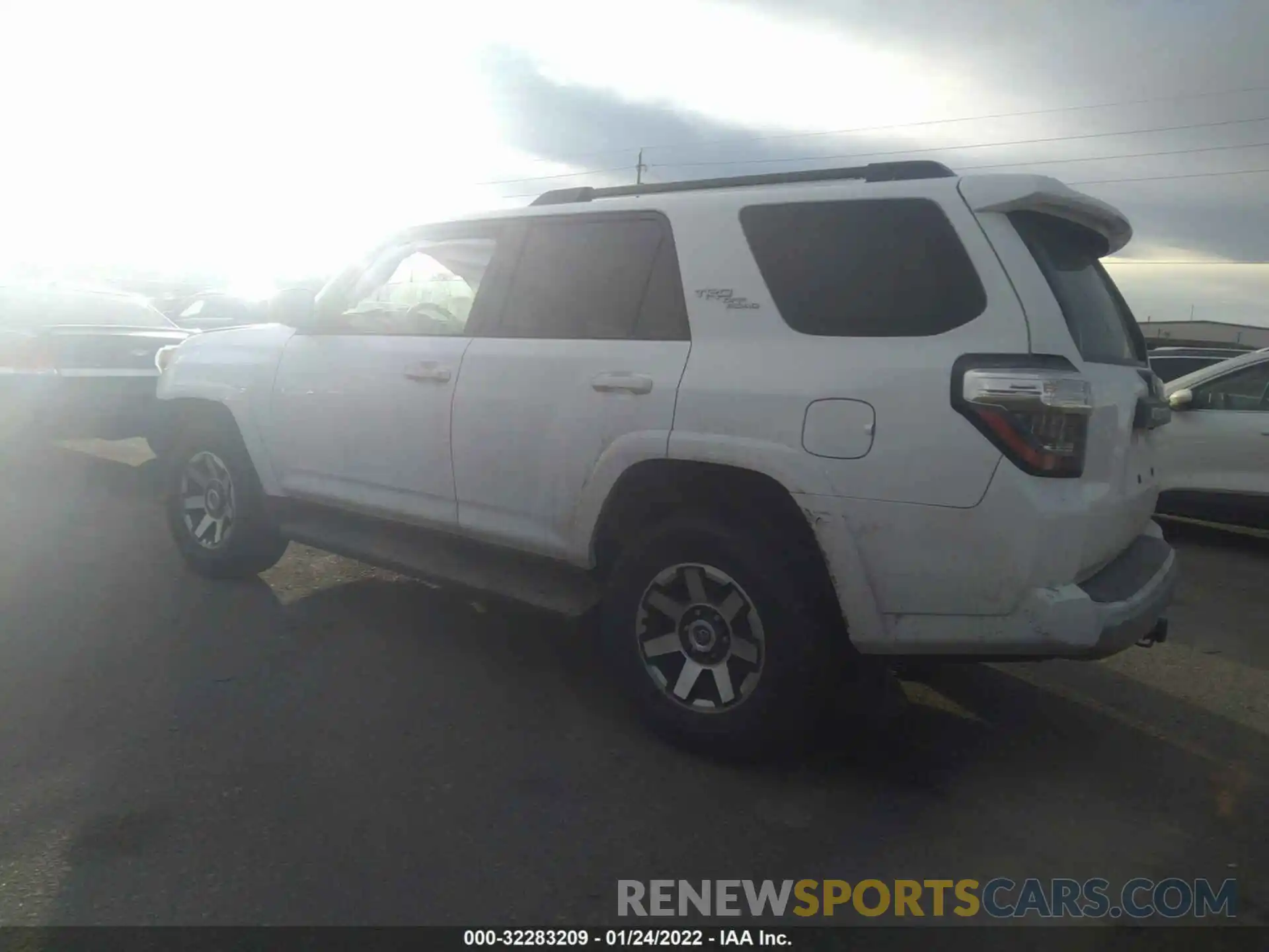 3 Photograph of a damaged car JTEPU5JR0M5936685 TOYOTA 4RUNNER 2021