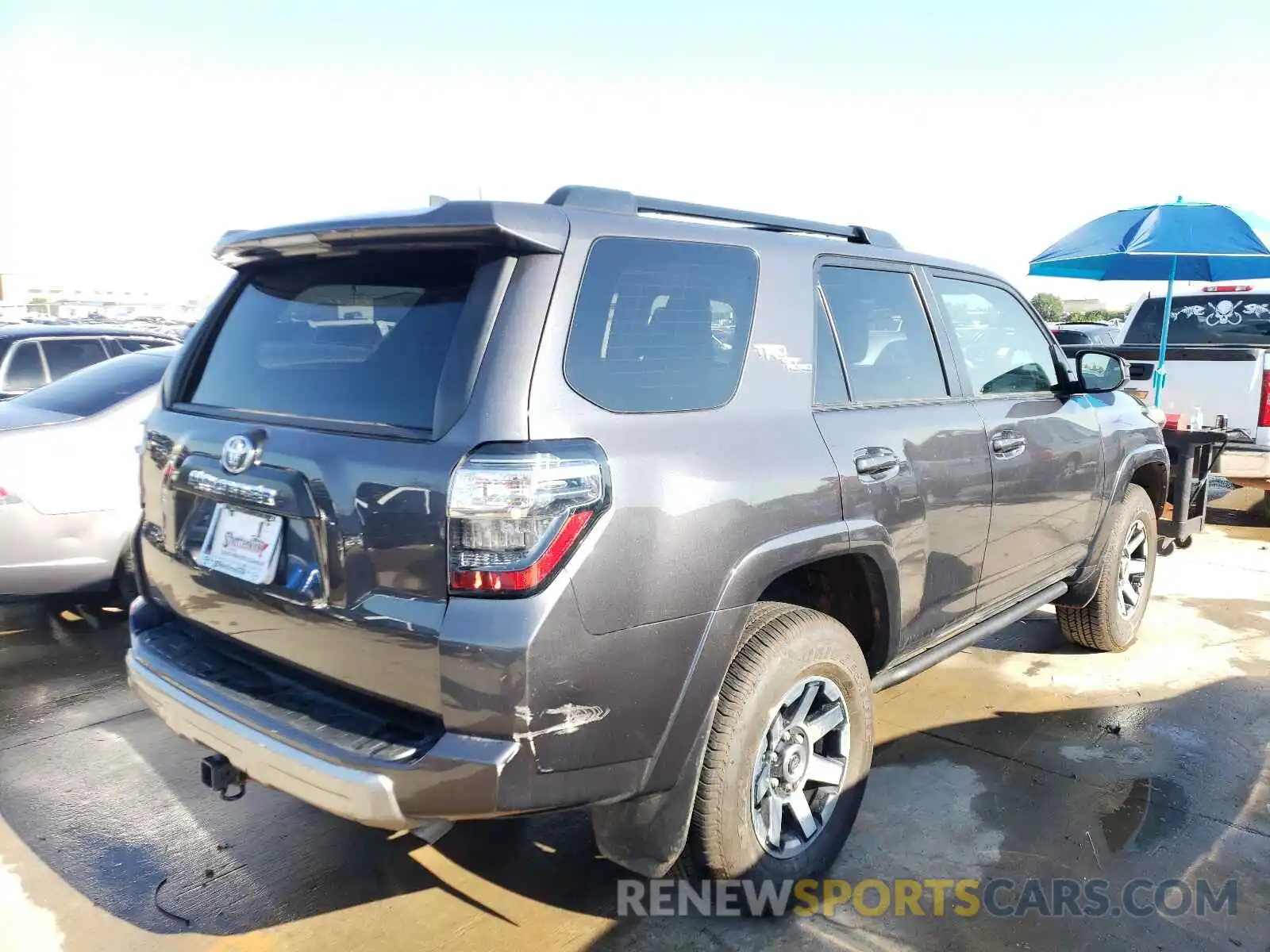 4 Photograph of a damaged car JTEPU5JR1M5925212 TOYOTA 4RUNNER 2021