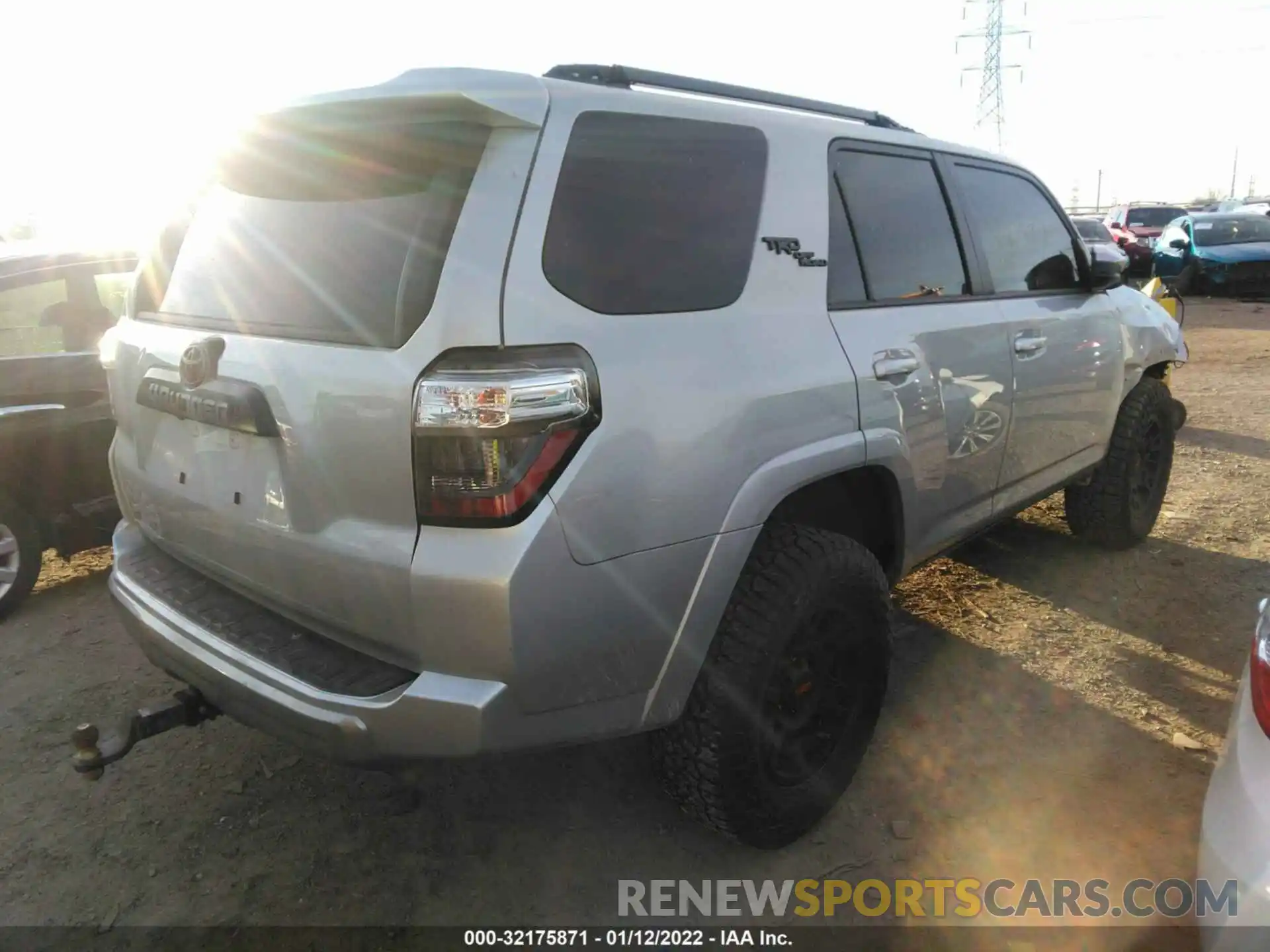 4 Photograph of a damaged car JTEPU5JR1M5948439 TOYOTA 4RUNNER 2021