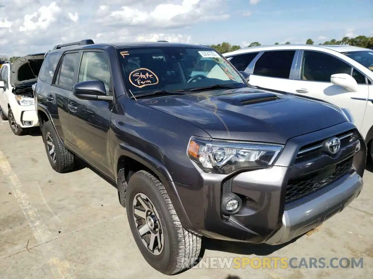 1 Photograph of a damaged car JTEPU5JR2M5865621 TOYOTA 4RUNNER 2021