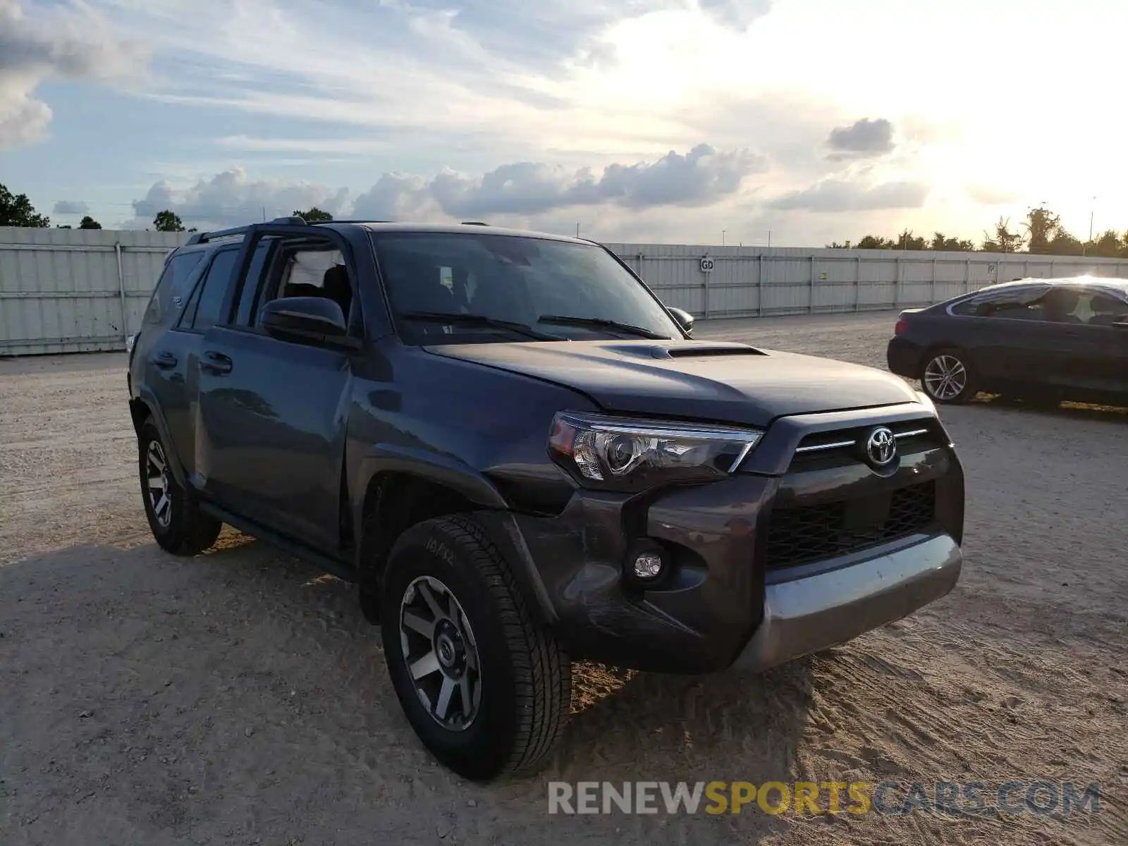 1 Photograph of a damaged car JTEPU5JR3M5918746 TOYOTA 4RUNNER 2021