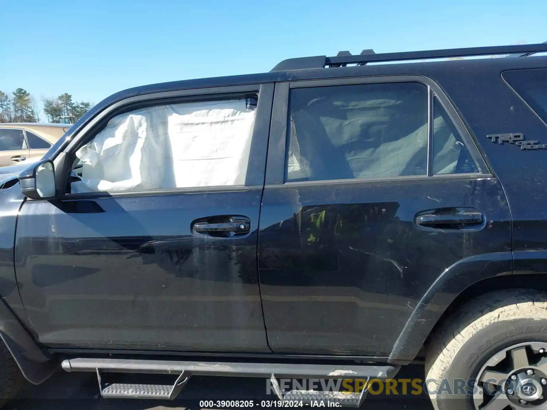 14 Photograph of a damaged car JTEPU5JR3M5963654 TOYOTA 4RUNNER 2021