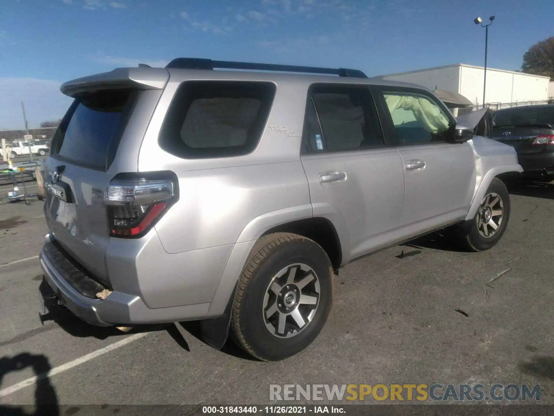 4 Photograph of a damaged car JTEPU5JR4M5843359 TOYOTA 4RUNNER 2021