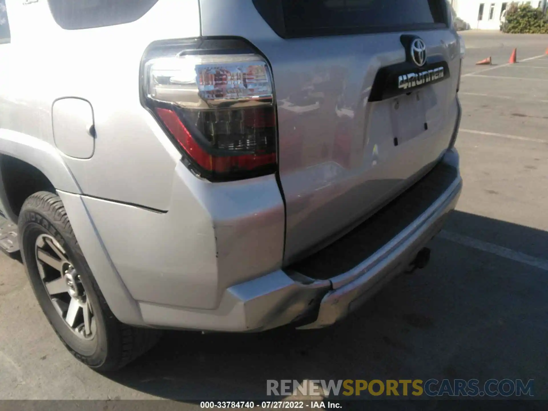 6 Photograph of a damaged car JTEPU5JR4M5901843 TOYOTA 4RUNNER 2021