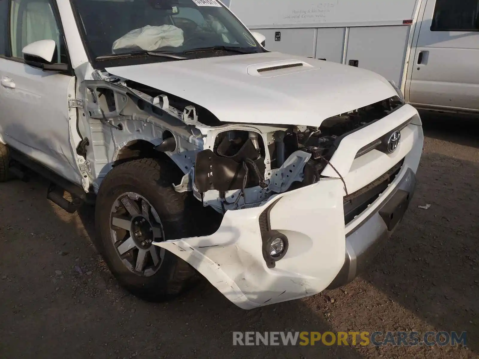 9 Photograph of a damaged car JTEPU5JR4M5917010 TOYOTA 4RUNNER 2021