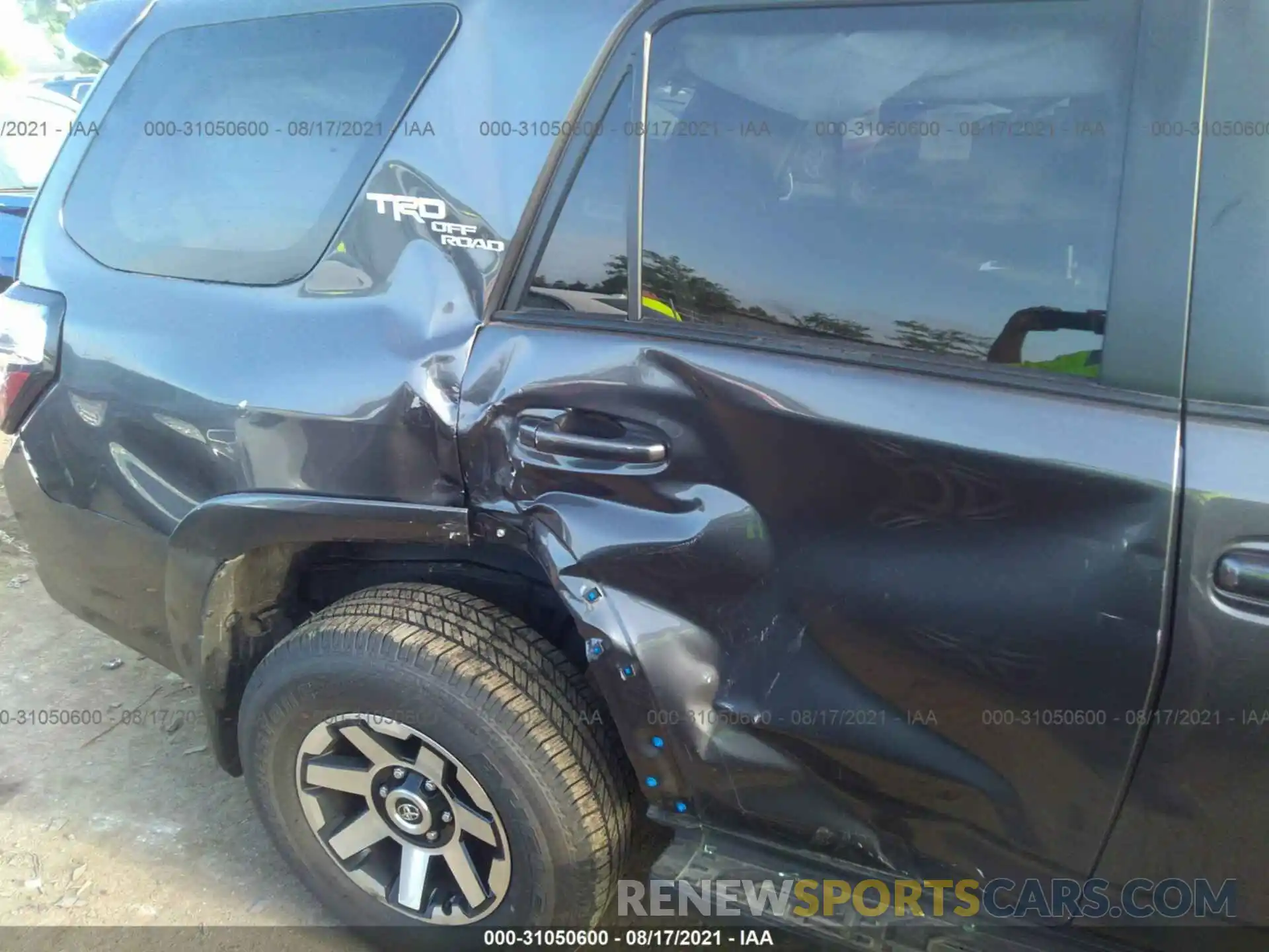 6 Photograph of a damaged car JTEPU5JR4M5932980 TOYOTA 4RUNNER 2021