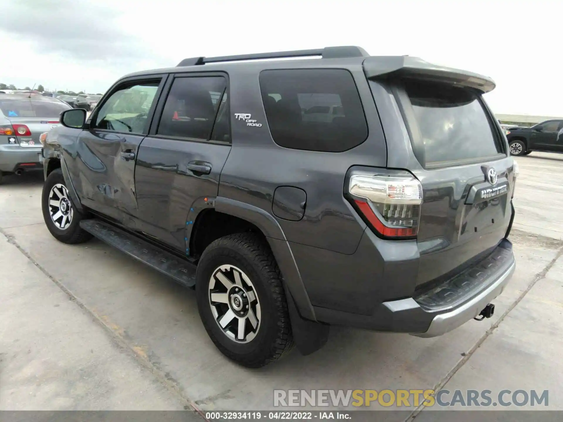 3 Photograph of a damaged car JTEPU5JR4M5939797 TOYOTA 4RUNNER 2021