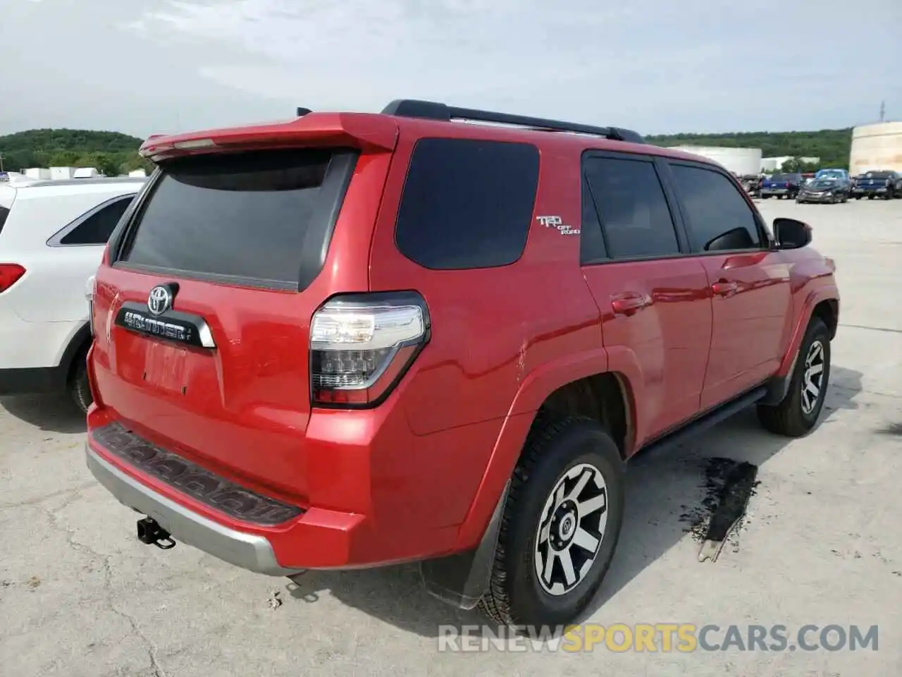 4 Photograph of a damaged car JTEPU5JR4M5968510 TOYOTA 4RUNNER 2021