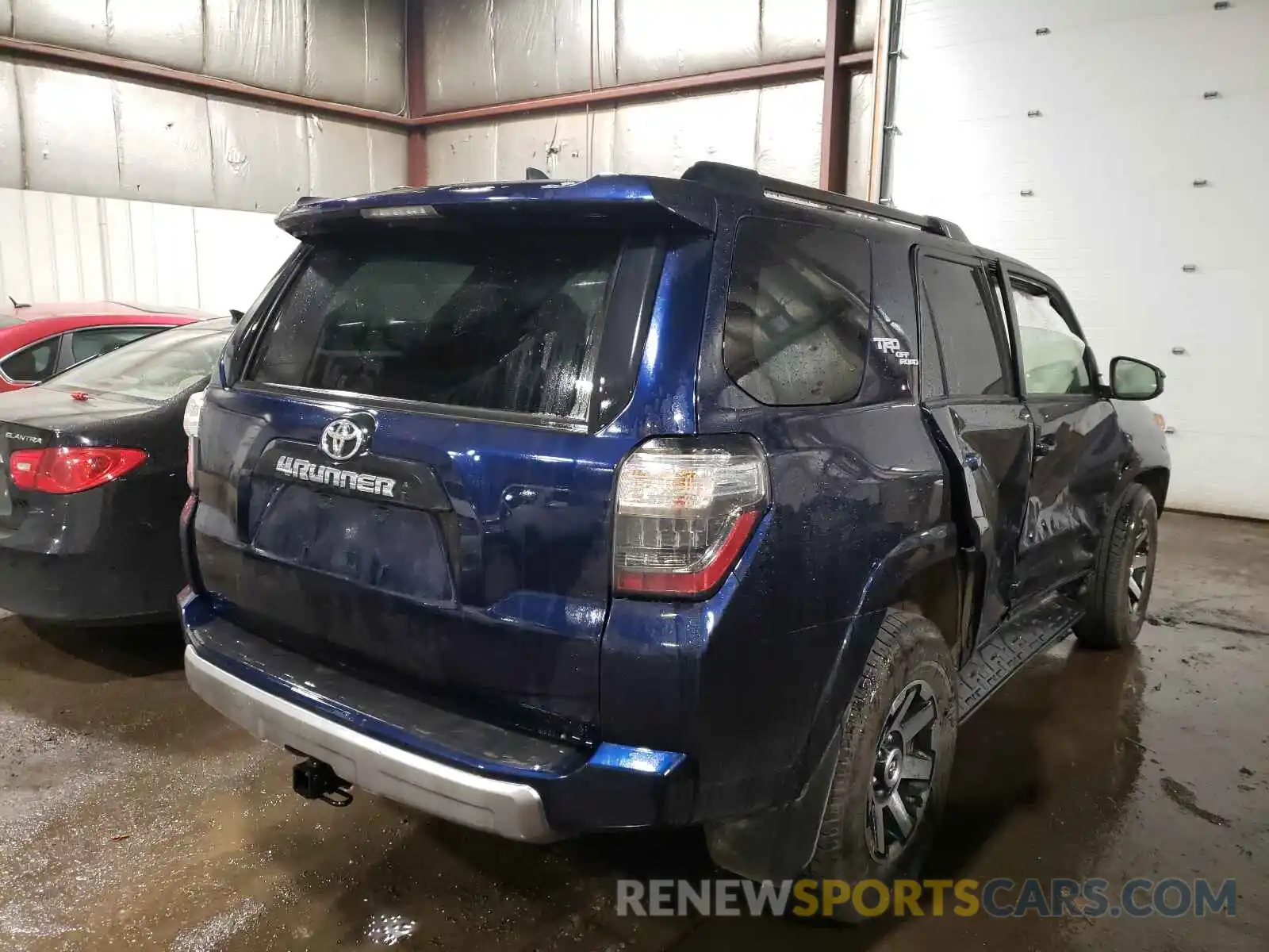 4 Photograph of a damaged car JTEPU5JR5M5914777 TOYOTA 4RUNNER 2021