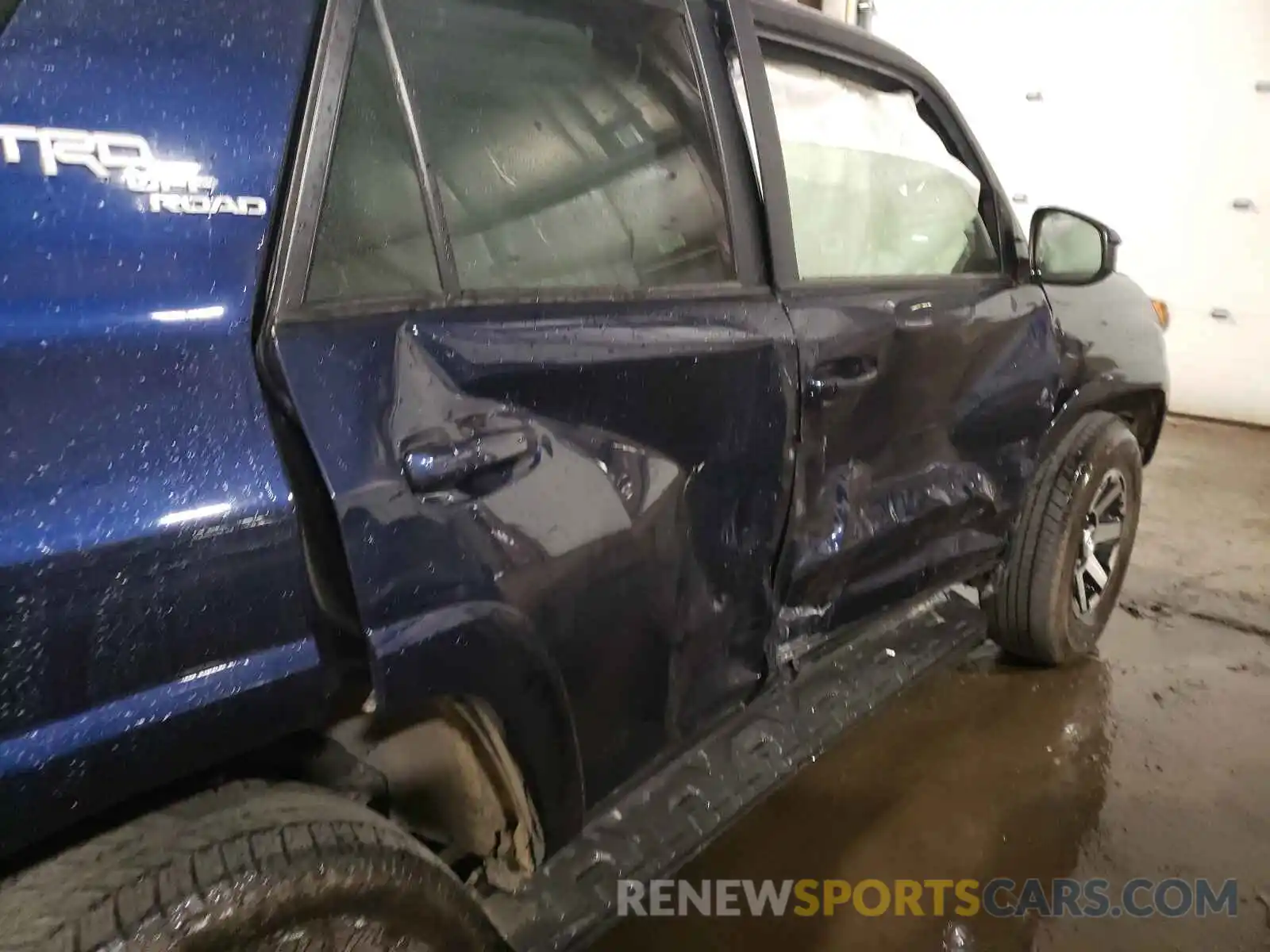 9 Photograph of a damaged car JTEPU5JR5M5914777 TOYOTA 4RUNNER 2021