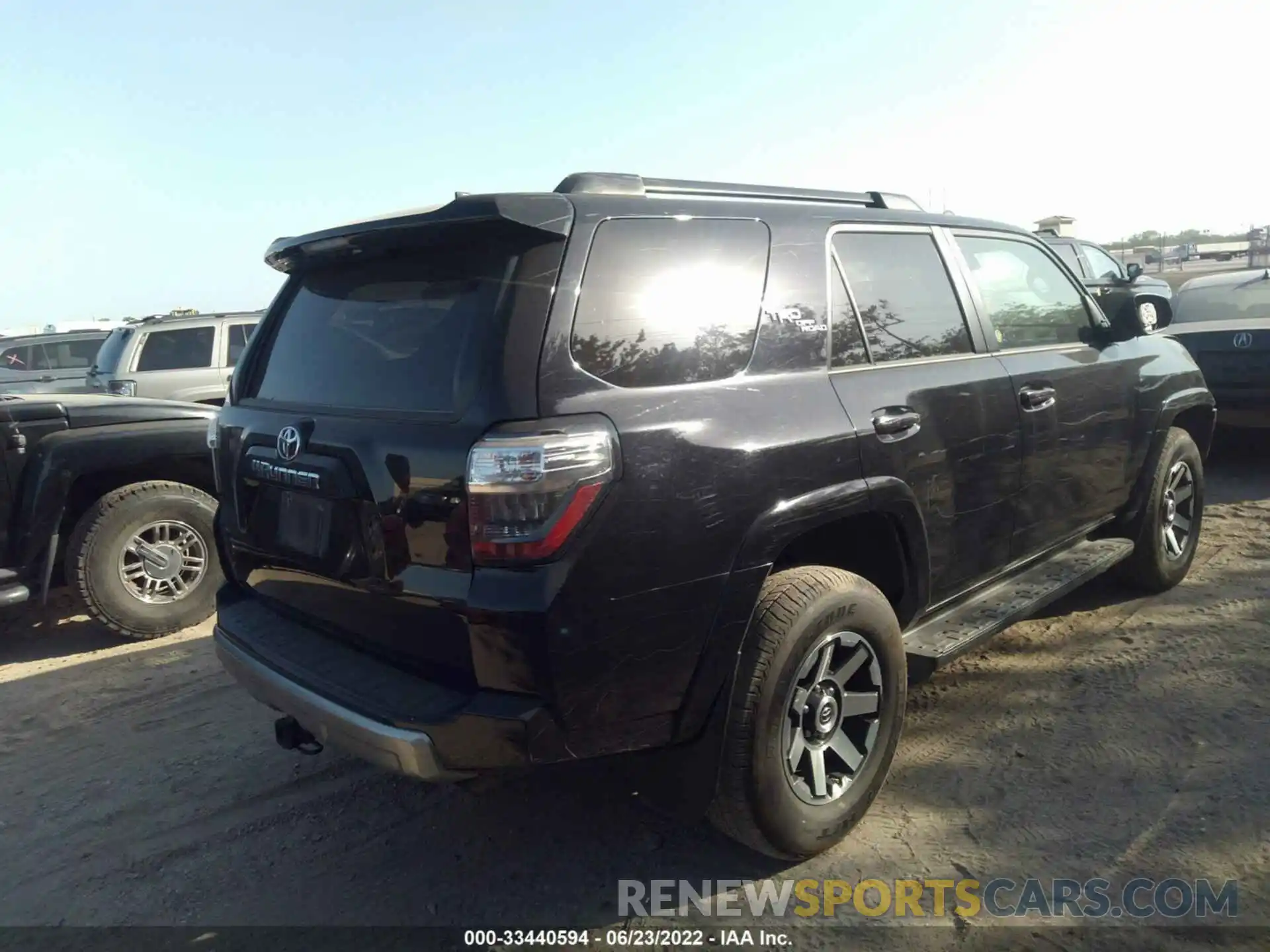 4 Фотография поврежденного автомобиля JTEPU5JR5M5930283 TOYOTA 4RUNNER 2021