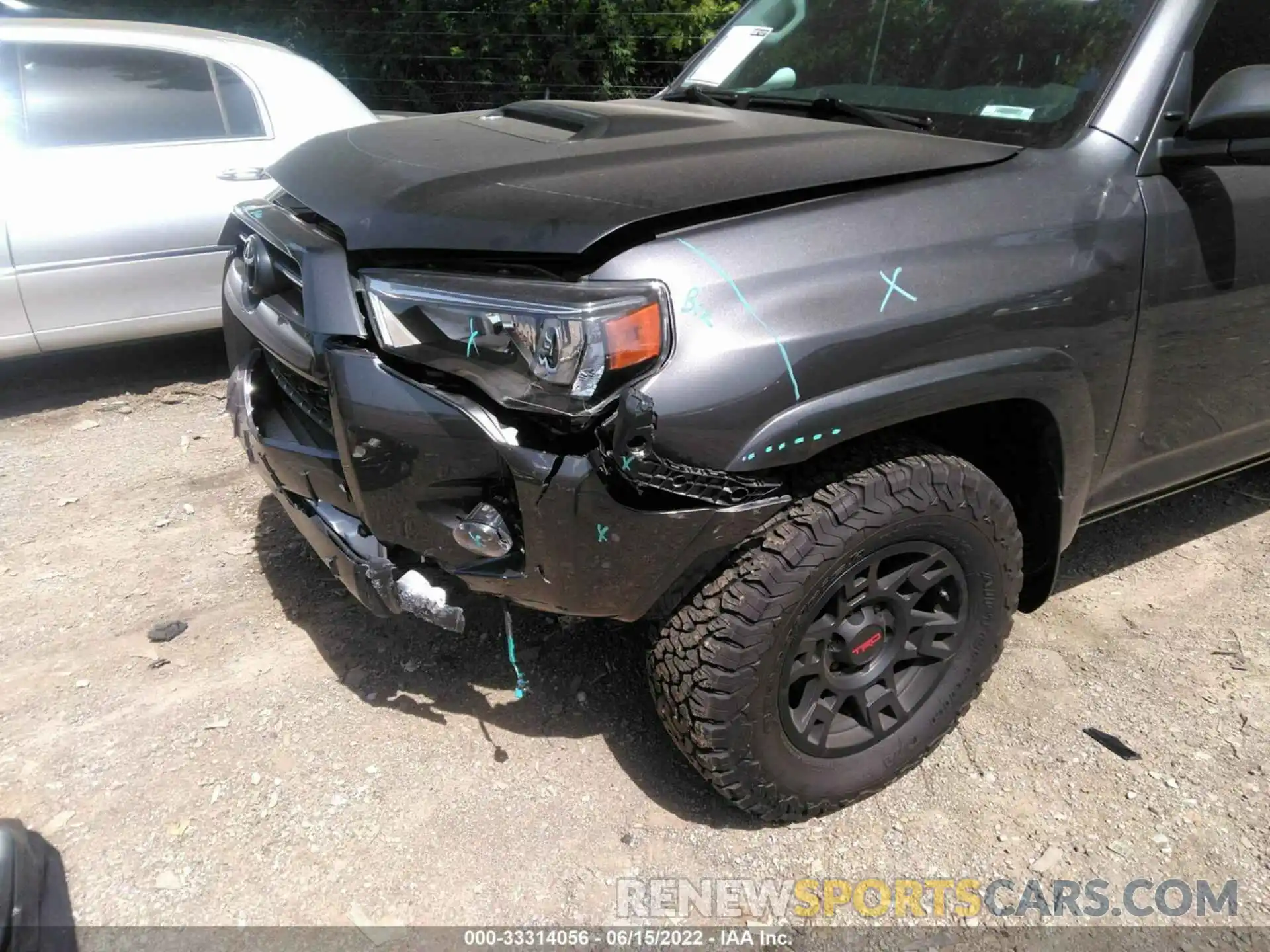 6 Photograph of a damaged car JTEPU5JR5M5939114 TOYOTA 4RUNNER 2021