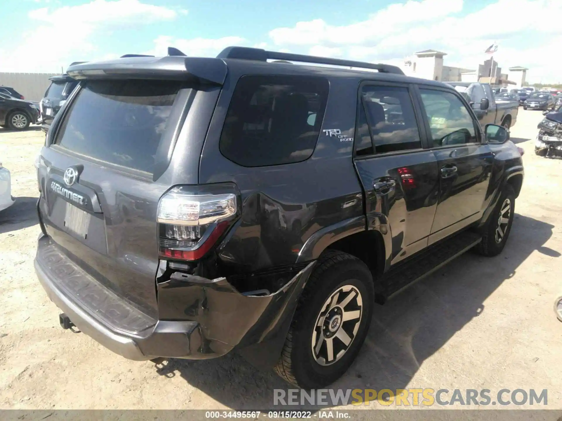 4 Photograph of a damaged car JTEPU5JR7M5899974 TOYOTA 4RUNNER 2021