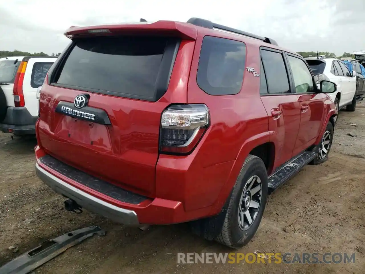 4 Photograph of a damaged car JTEPU5JR7M5930835 TOYOTA 4RUNNER 2021