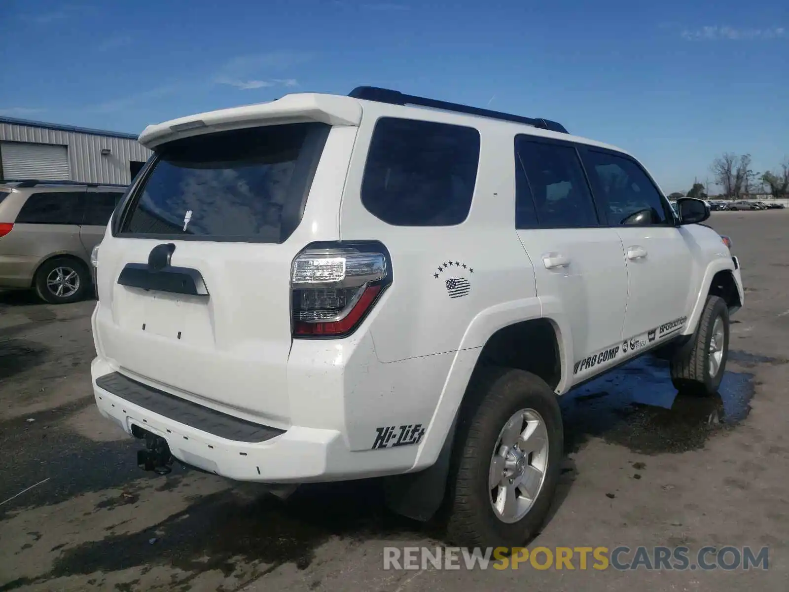 4 Photograph of a damaged car JTEPU5JR8M5855336 TOYOTA 4RUNNER 2021